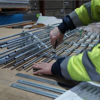 Assemblage de pièces métalliques lors de sous traitance industrielle en Isère