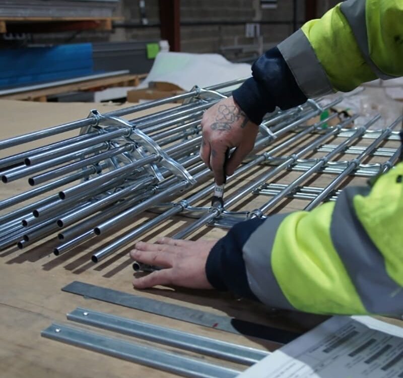Assemblage de pièces métalliques lors de sous traitance industrielle en Isère