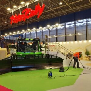 Installation d'un salon de machines par entreprise prestataire de services en Isère