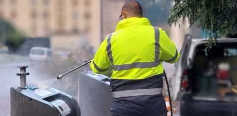 L'Atelier Siis propose du nettoyage mobilier urbain, poubelles, à Grenoble.
