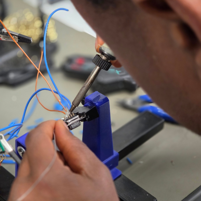 Sous traitance industrielle de précision dans l'atelier de Seyssinet Pariset, grenoble